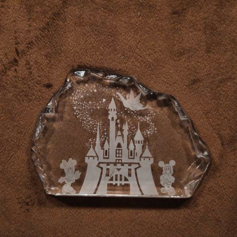 Vintage Walt Disney Crystal Castle Paperweight